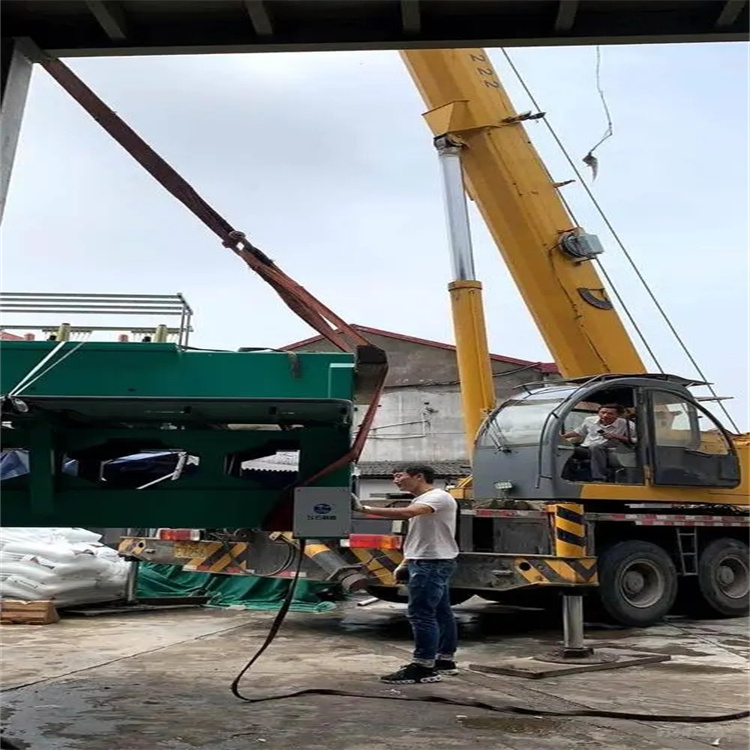 洛宁吊车怎么吊30米钢筋笼
